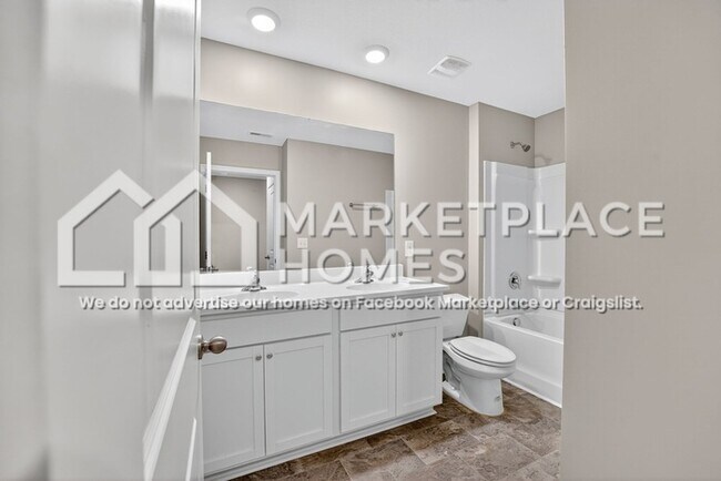 Building Photo - 559 Cliff St