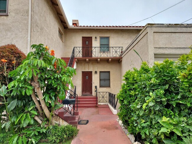 Building Photo - South Mission Hills/Midtown 2 Bed/2 with Views!