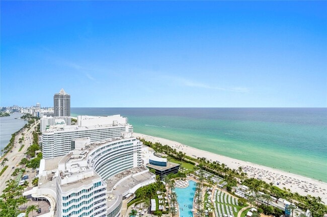 Primary Photo - 4401 Collins Ave