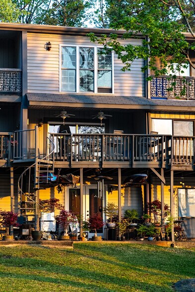 Building Photo - 301 Harbor Heights Dr