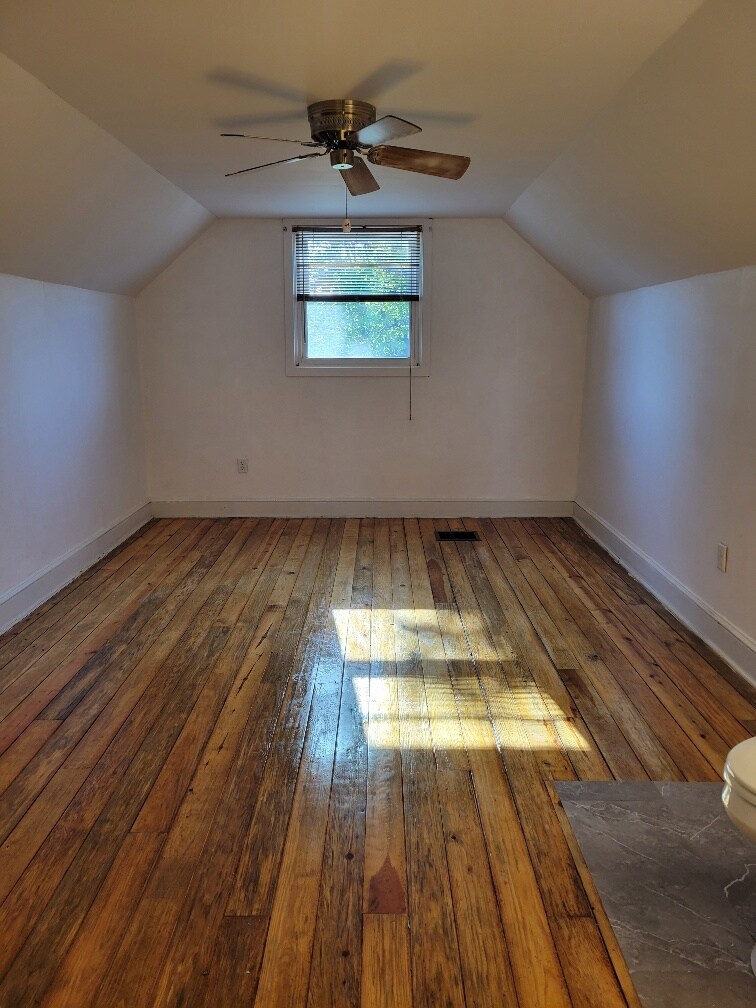 Building Photo - 848 Stone Hill Rd