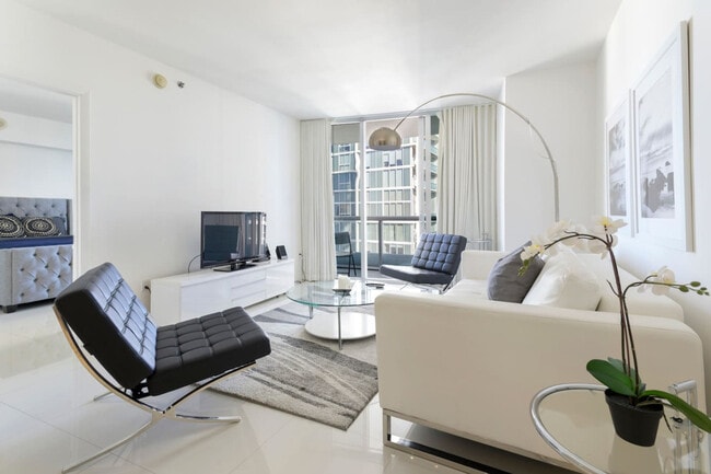 Building Photo - 485 Brickell Ave