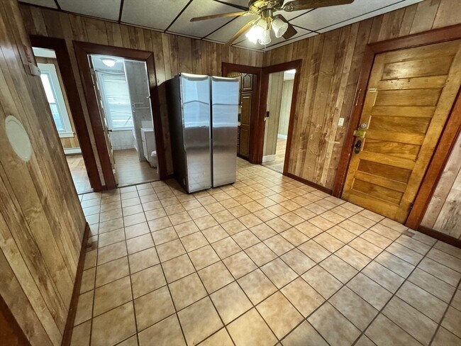 Building Photo - 44 Montgomery St