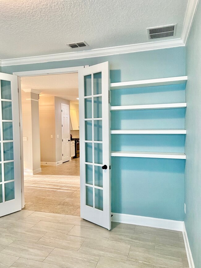 Building Photo - 30 Paradise Valley Dr