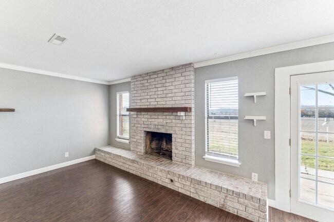Building Photo - 13502 S Fern St