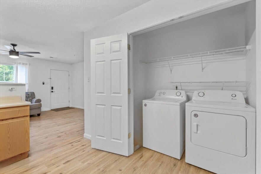 Washer Dryer - 1132 Fielding Dr