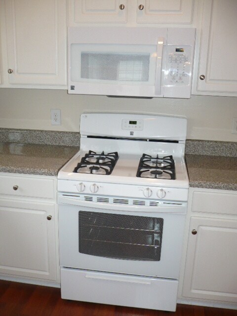 Building Photo - 127 Swanee Ln