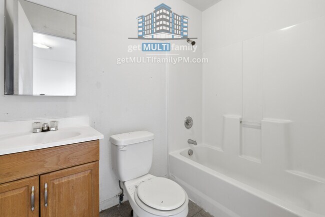 Building Photo - 1224 E Apache St