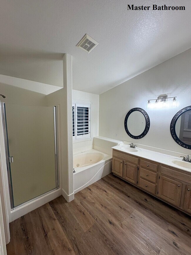 Building Photo - 461 E Pinto Dr