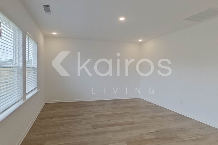 Building Photo - 114 Silver Maple Ln