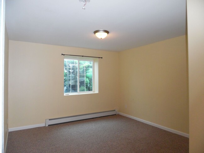 Building Photo - 1785 Pierson Ct