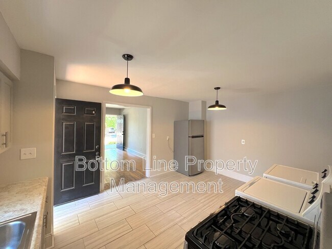 Building Photo - 1943 Wilmore Dr