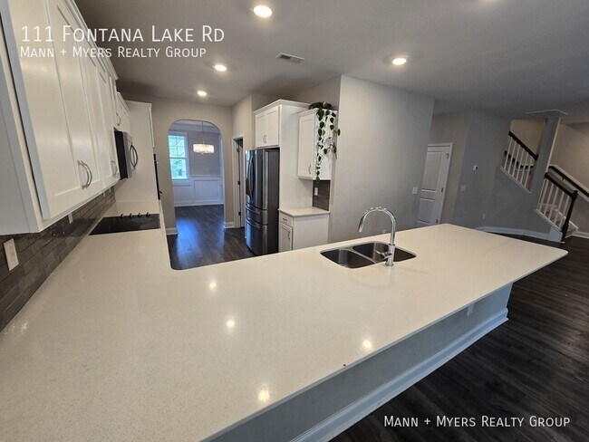 Building Photo - 111 Fontana Lake Rd