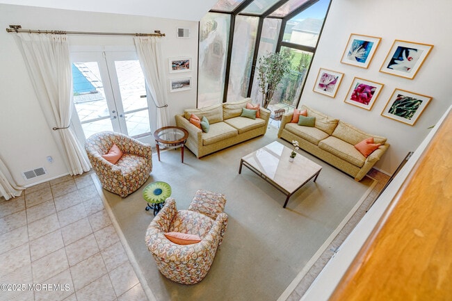 Building Photo - 19 Parker Ave