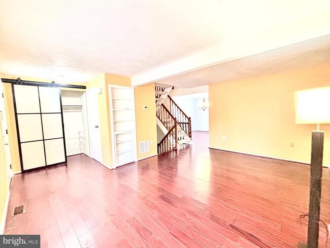 Building Photo - 6226 Hillside Rd