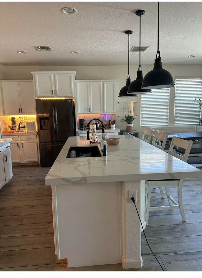 Building Photo - Where Family Comfort Meets Modern Elegance