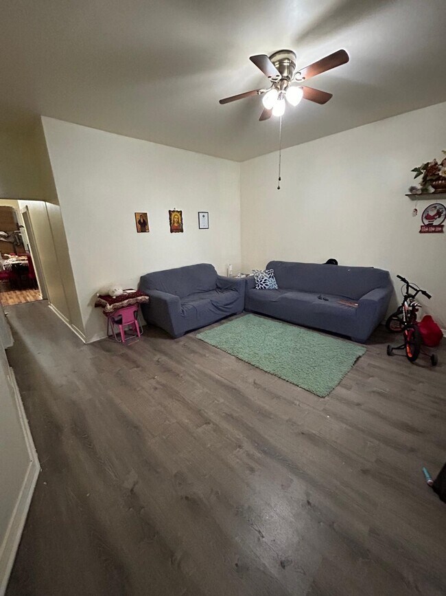 Building Photo - 140 Sterling Ave