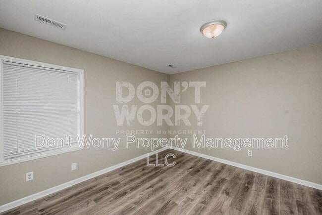 Building Photo - 615 Dumaine St