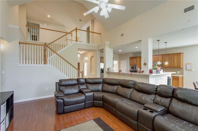 Building Photo - 15709 Belfin Dr