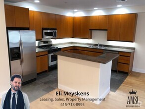 Building Photo - COMING SOON! Huge bi-level 3 bedroom 2.5 b...