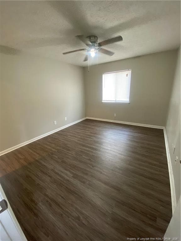 Building Photo - 841 Applewood Ln