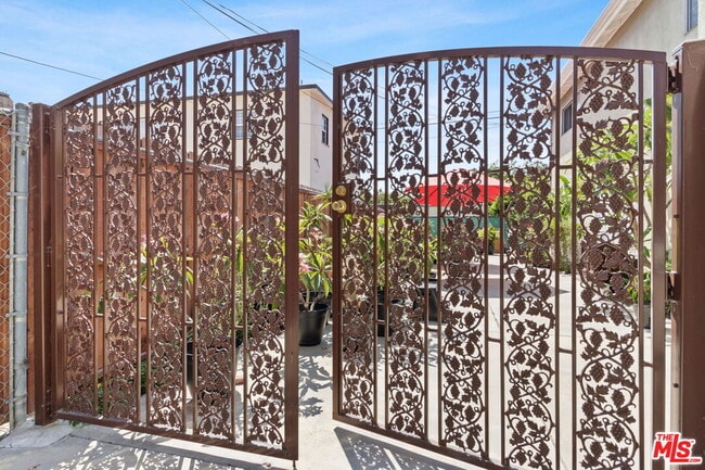 Building Photo - 2109 S Marvin Ave