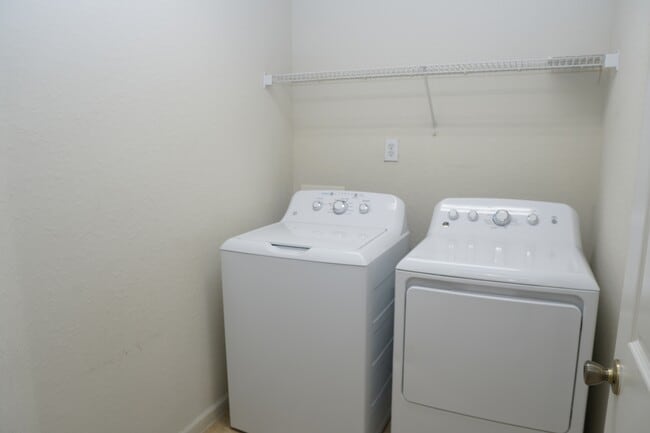 Building Photo - 3007 Langdon Ln N