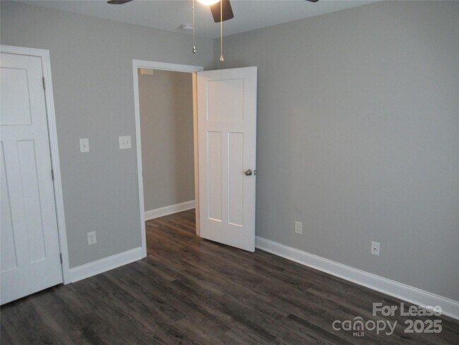 Building Photo - 604 Victory Grove Church Rd