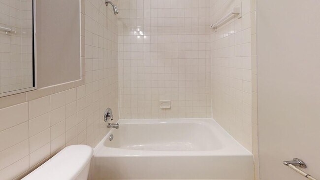 Building Photo - 1417 Chapin St NW