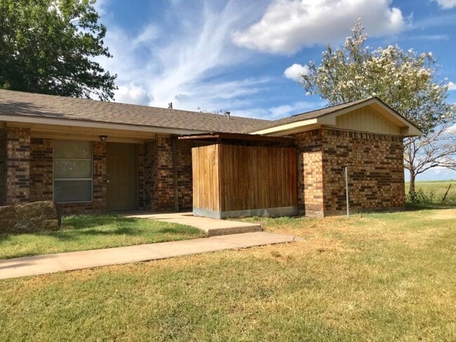 Building Photo - 728 Oak Hill Dr
