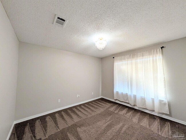 Building Photo - 175 Carrier Dr