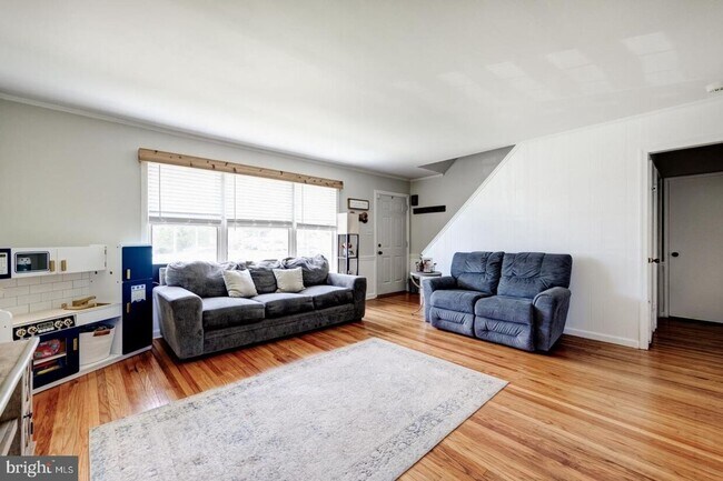 Building Photo - Charming Home in King of Prussia