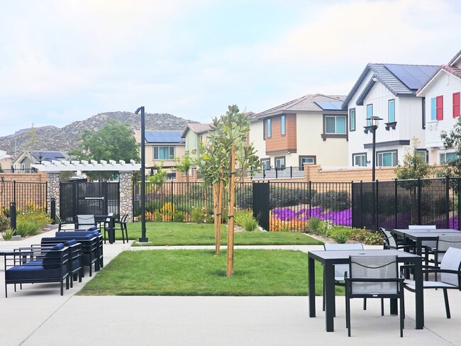 Building Photo - Rockport Ranch Beautiful Brand New Lennar ...