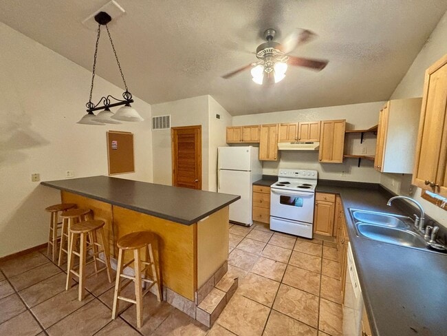 Building Photo - Italian Estates Property Management