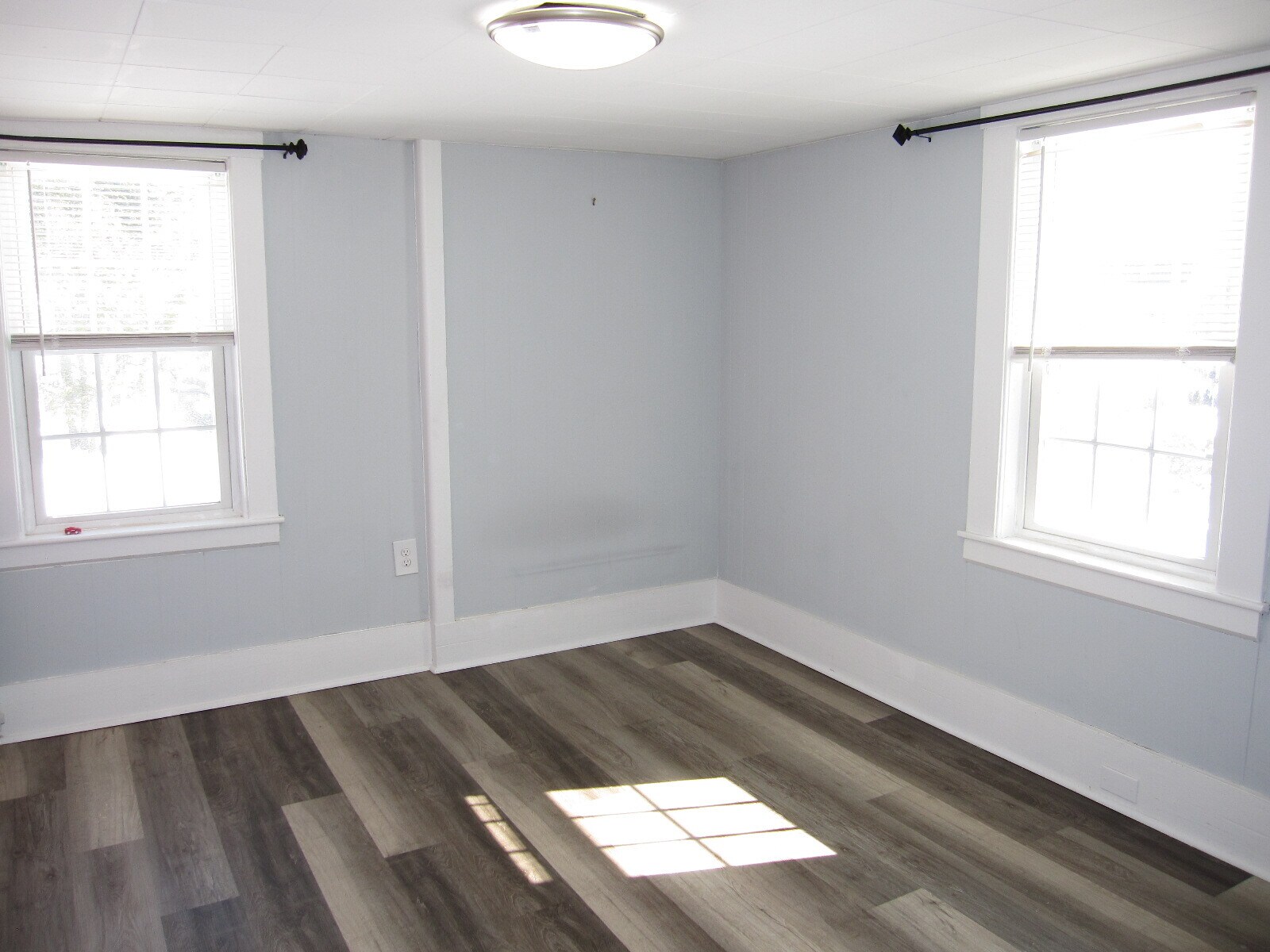 Building Photo - 6 Cart Path