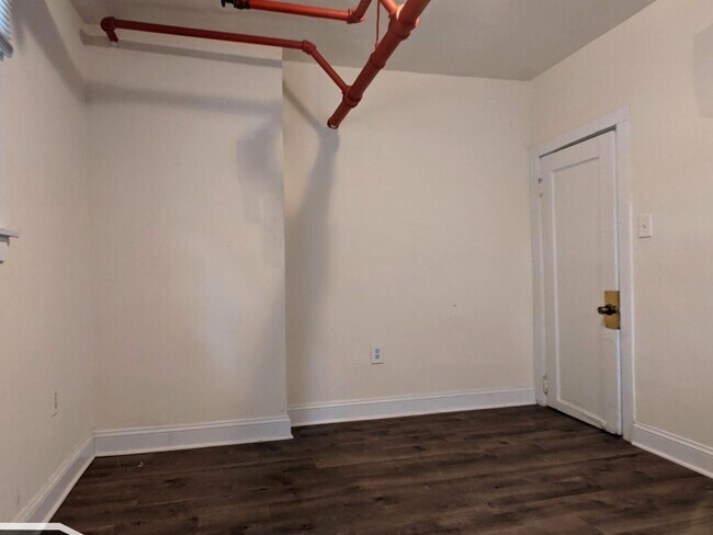 Building Photo - 3312 W Schubert Ave