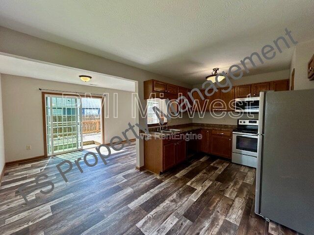 Building Photo - 4322 Strawflower Dr
