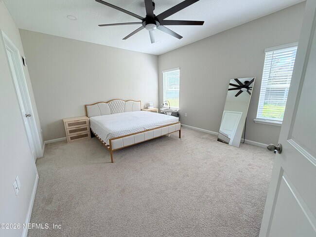 Building Photo - 70 Golden Fern Dr