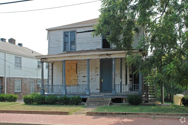 Building Photo - 538 Fatherland St