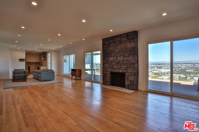 Building Photo - 4547 Don Milagro Dr