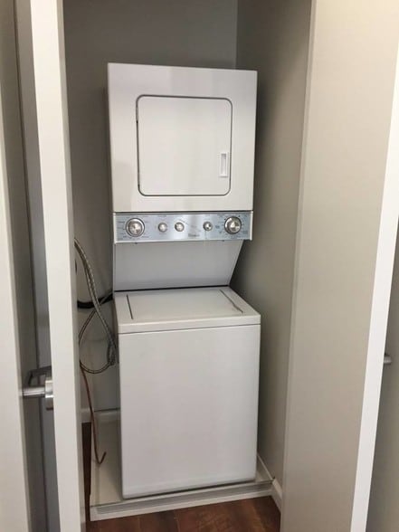 Building Photo - 84 Main St