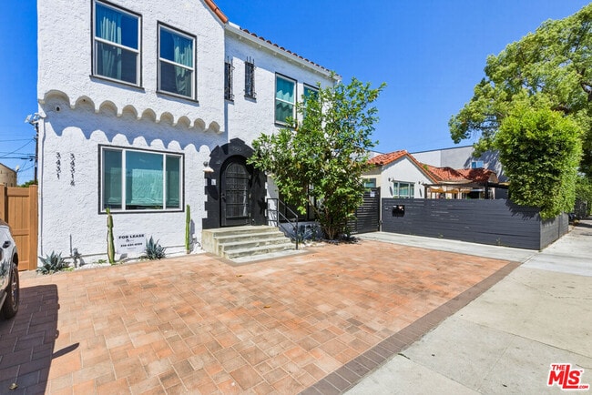 Building Photo - 3429 Edgehill Dr