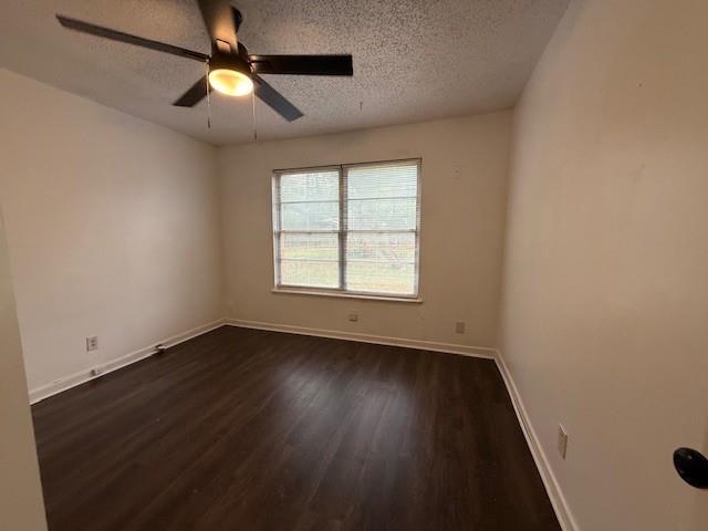 Building Photo - 725 S La Salle Dr