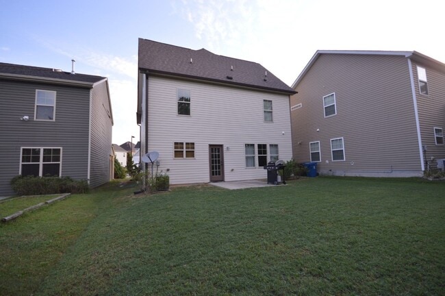 Building Photo - 204 Station Dr