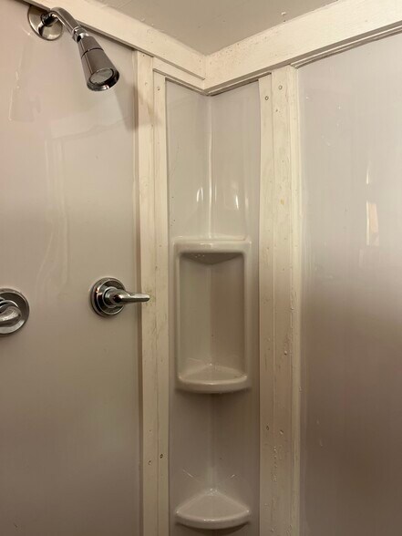 Building Photo - 142 Webster St NE