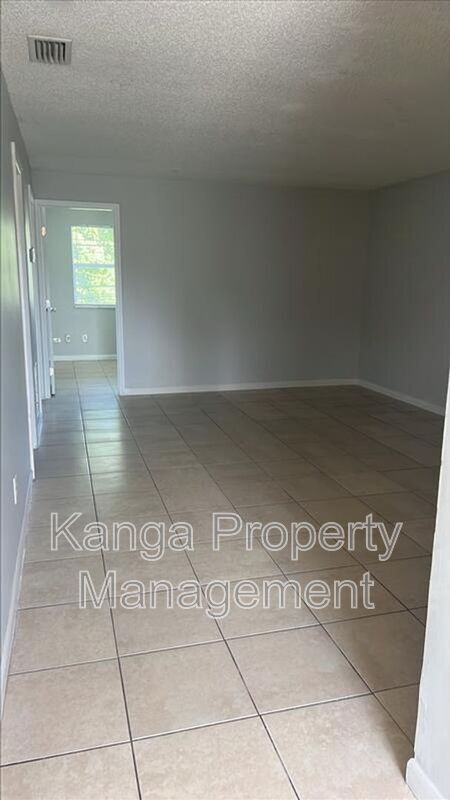 Building Photo - 3206 Louisiana Ave