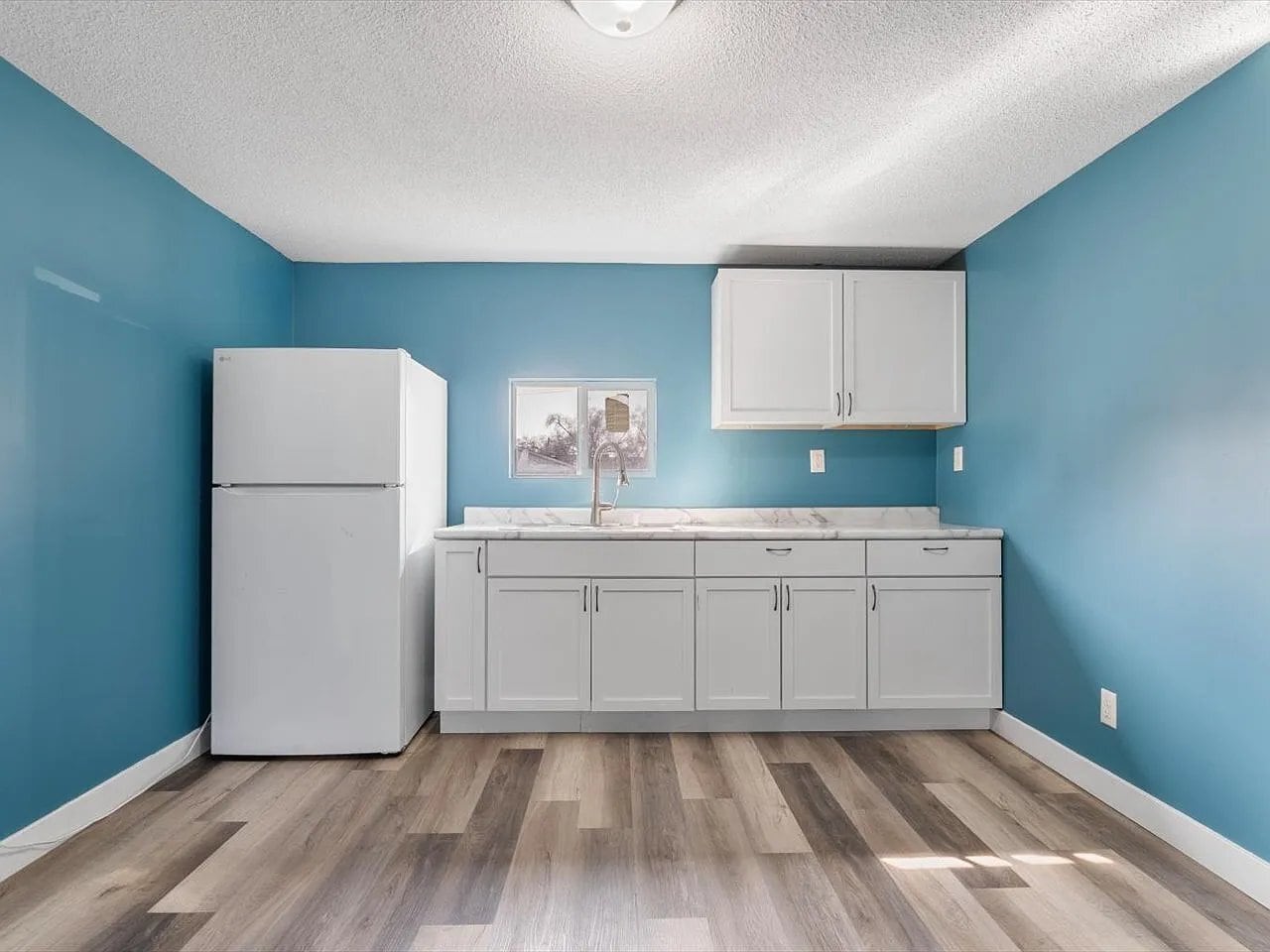 Building Photo - 621 7th St