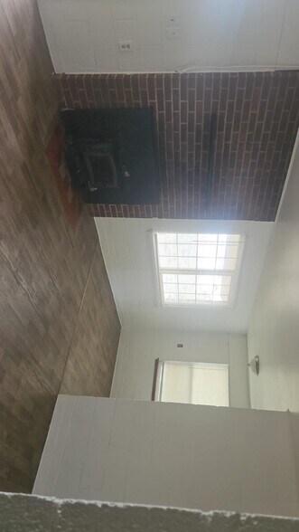 Building Photo - 231 Nass Rd