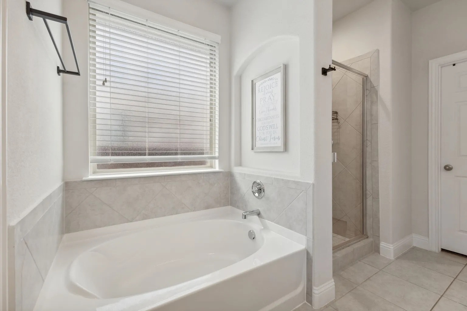 Building Photo - 5601 Bottiglia Way