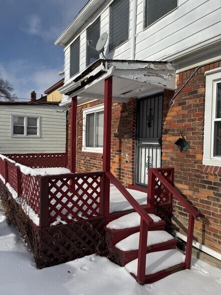 Building Photo - 10311 Britain St